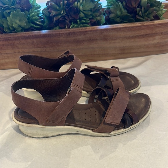 Ecco Women's‎ Felicia Brandy Coffee Mahogany Leather Sandal size 8 - Picture 1 of 7